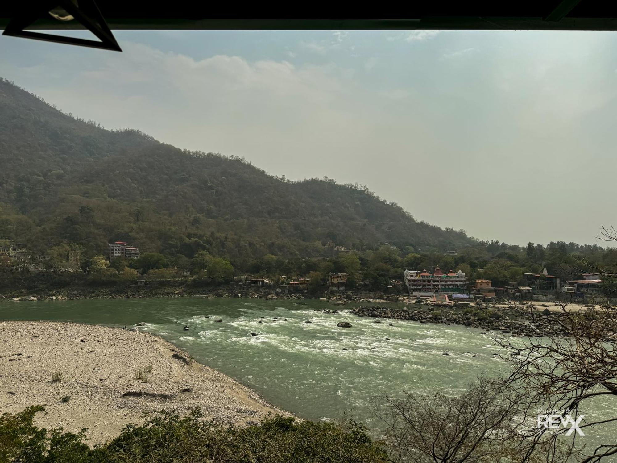 The Leisure Cave On The Ganges Hotel Rishikesh Exterior photo