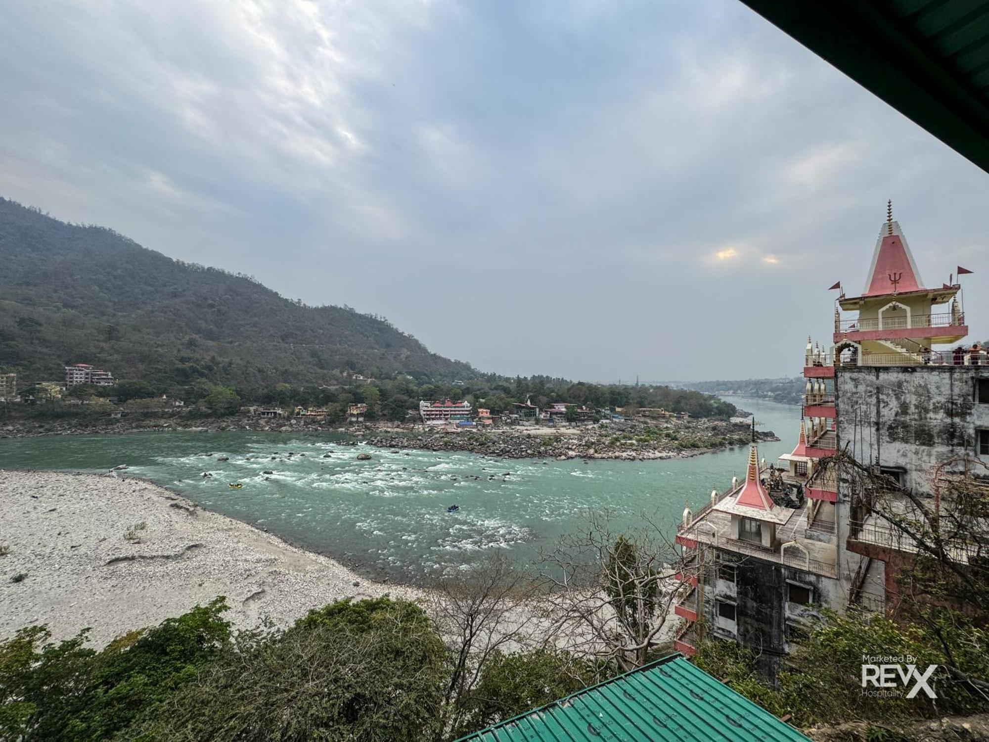 The Leisure Cave On The Ganges Hotel Rishikesh Exterior photo