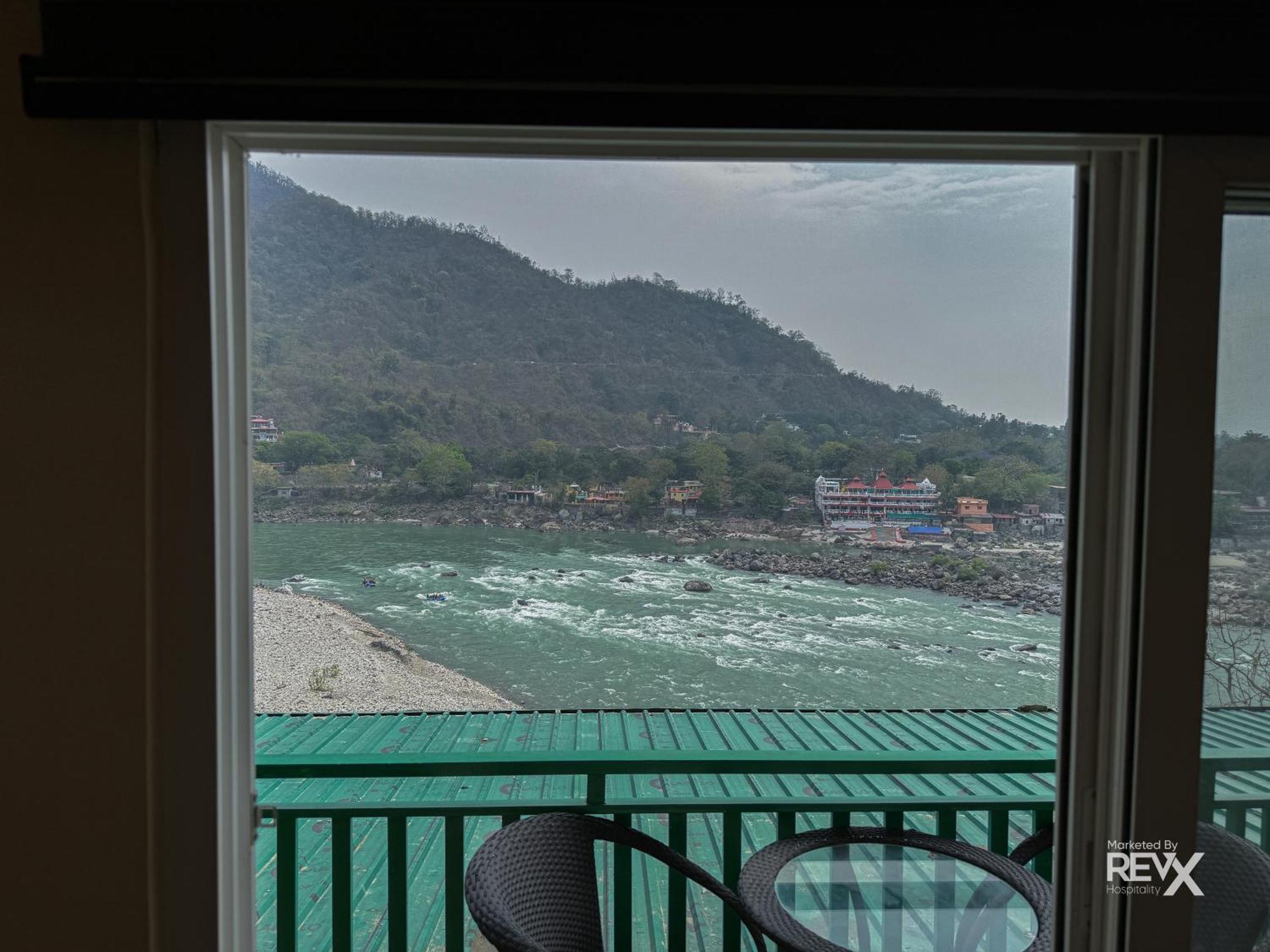 The Leisure Cave On The Ganges Hotel Rishikesh Exterior photo