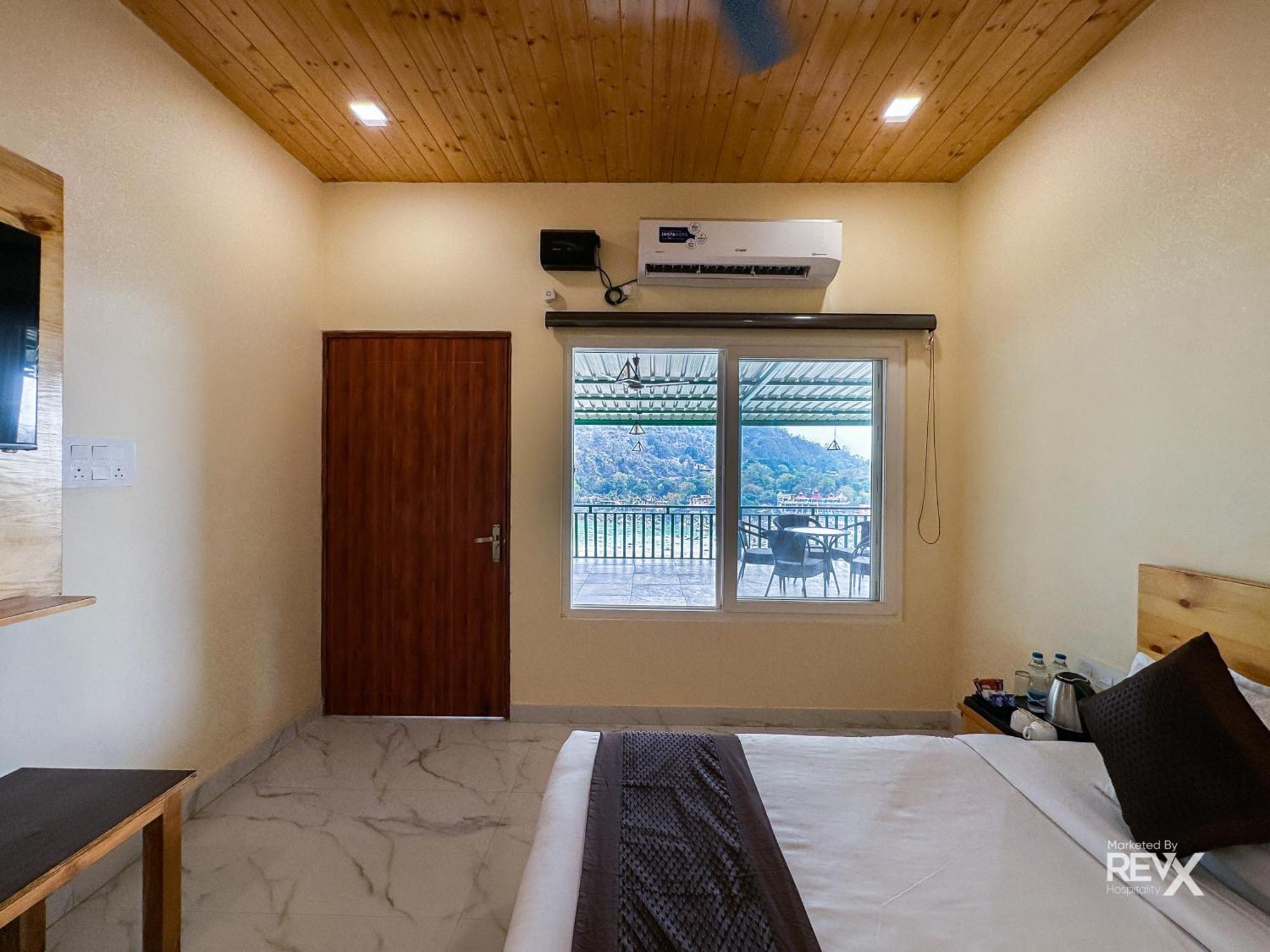 The Leisure Cave On The Ganges Hotel Rishikesh Exterior photo