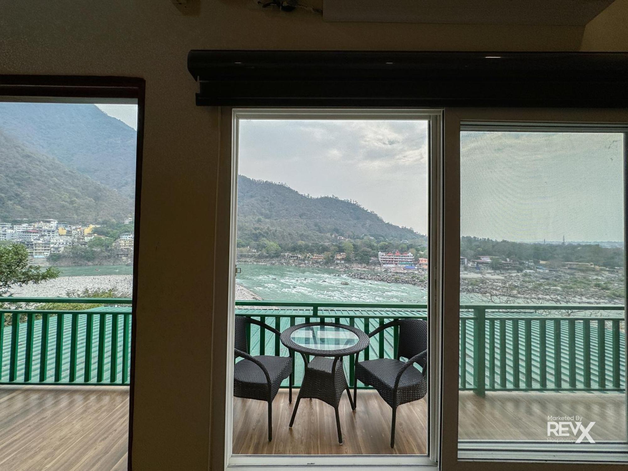 The Leisure Cave On The Ganges Hotel Rishikesh Exterior photo