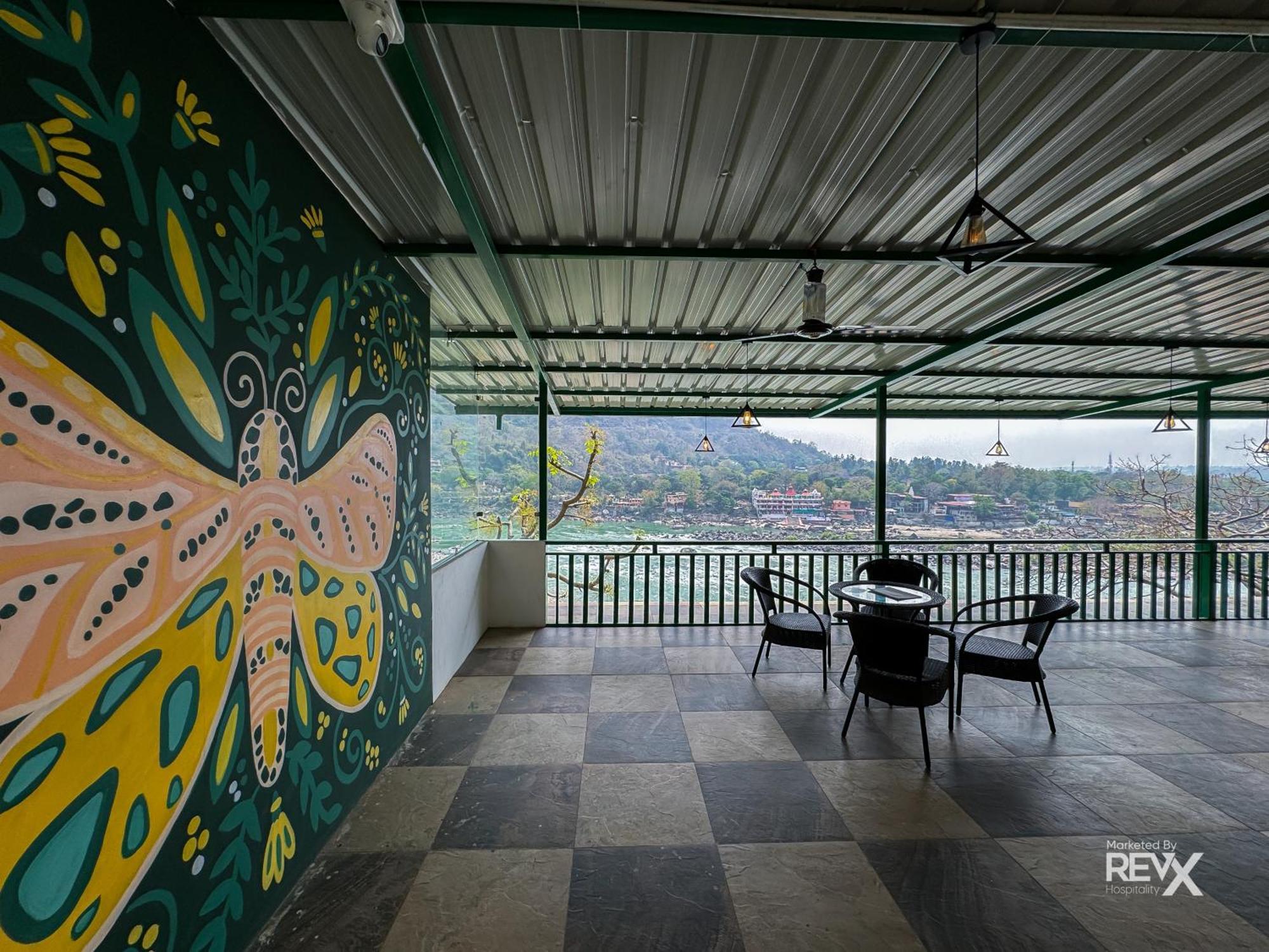 The Leisure Cave On The Ganges Hotel Rishikesh Exterior photo