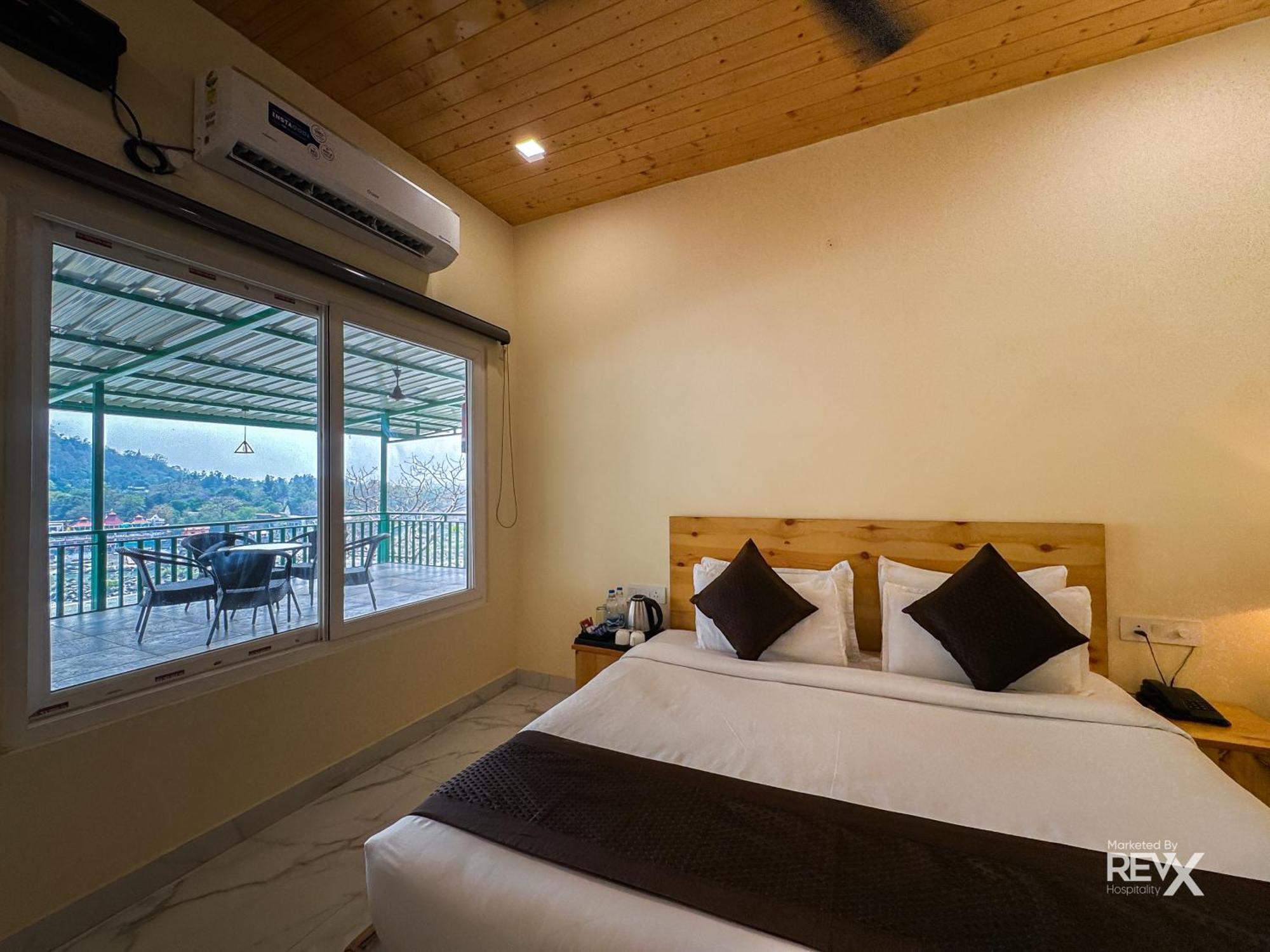 The Leisure Cave On The Ganges Hotel Rishikesh Exterior photo