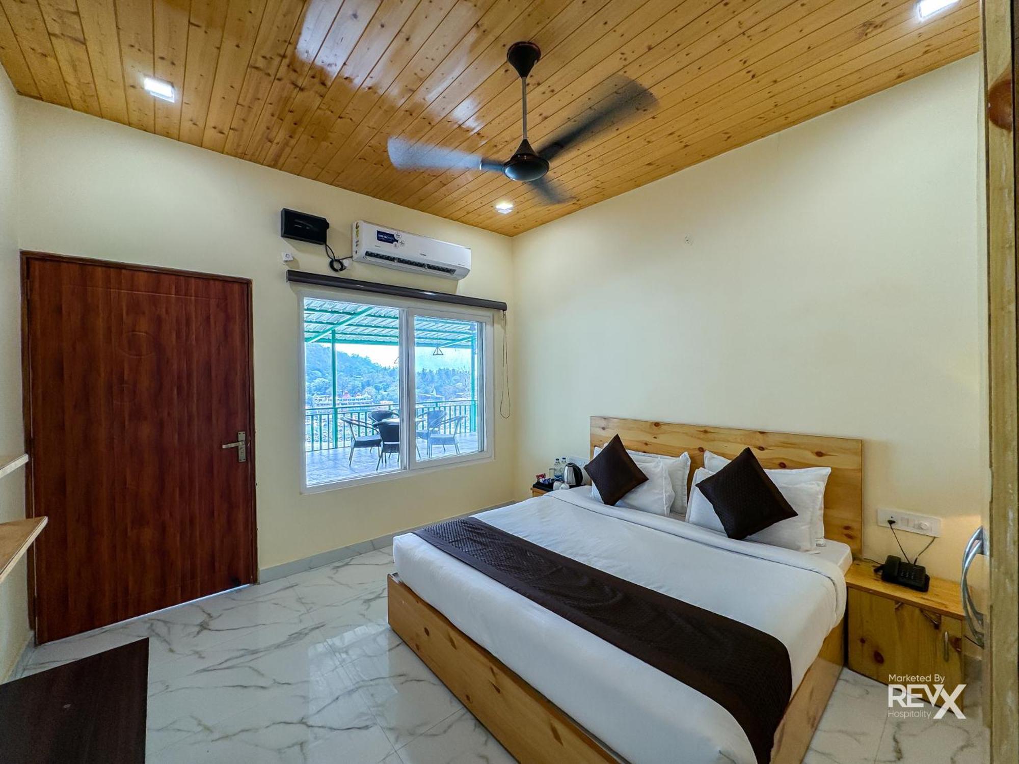 The Leisure Cave On The Ganges Hotel Rishikesh Exterior photo