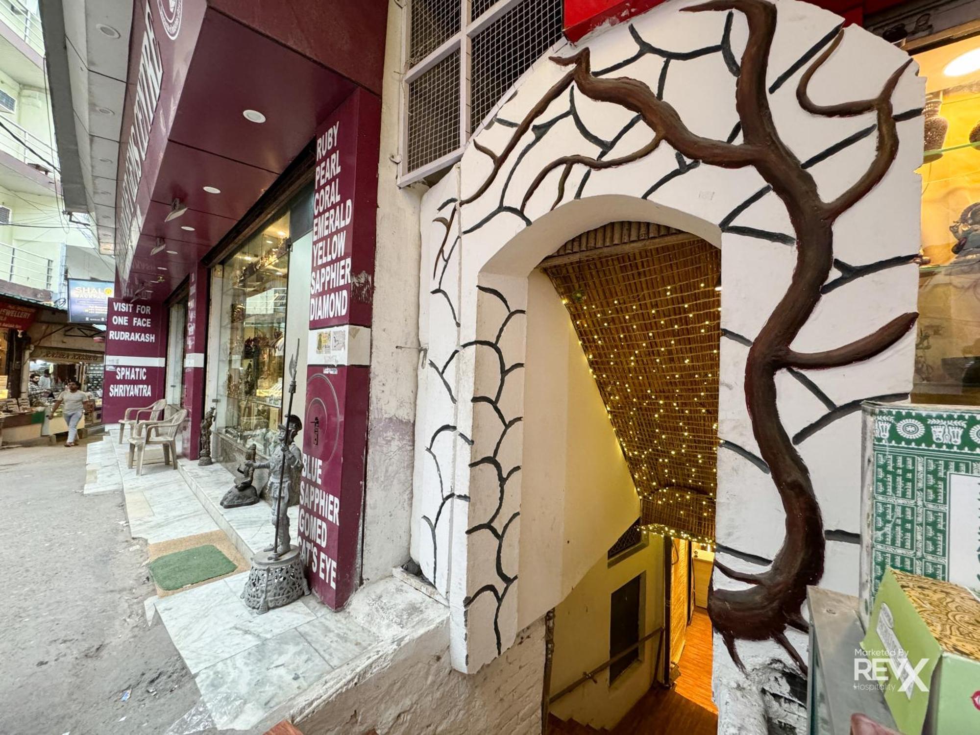The Leisure Cave On The Ganges Hotel Rishikesh Exterior photo
