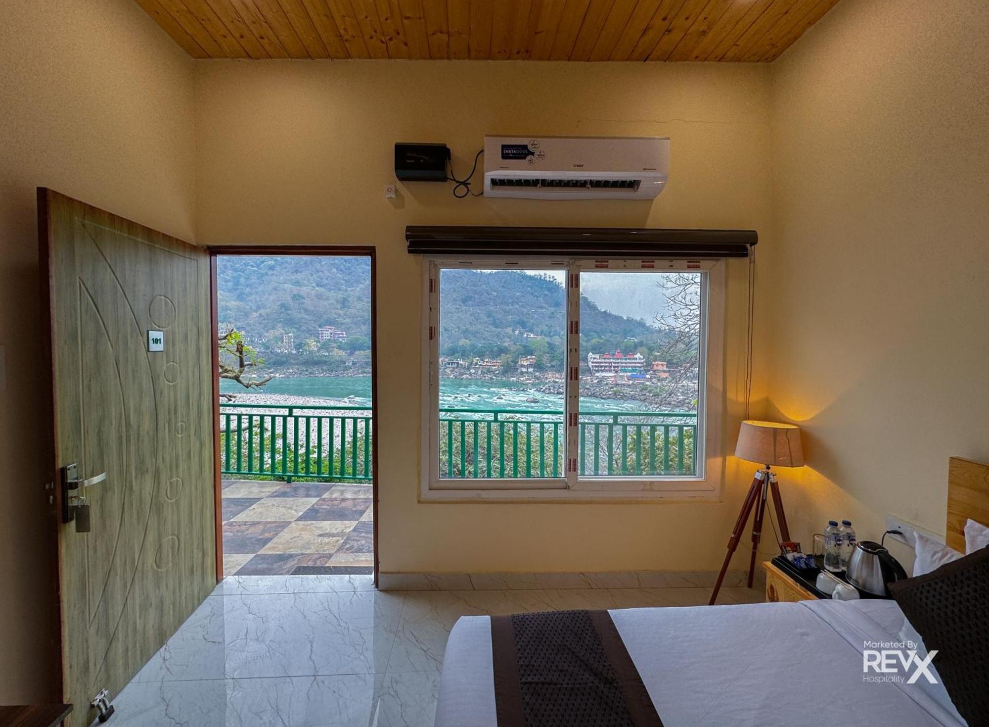 The Leisure Cave On The Ganges Hotel Rishikesh Exterior photo
